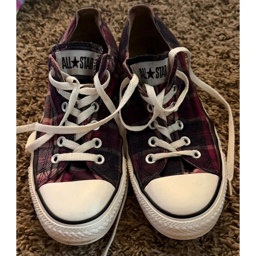 Converse Low-Top All Star Purple & Navy Plaid Sneakers 6 Men/8 Women